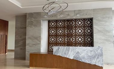 LOCAL EN VENTA TORRE TITANIUM QUERETARO