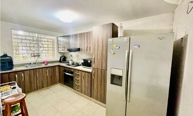 Venta de Casa Comercial en avenida principal en Santa Marta
