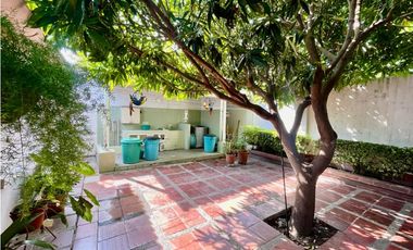 Venta de Casa Comercial en avenida principal en Santa Marta