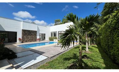 VENTA DE MAGNIFICA CASA CAMPESTRE SECTOR EL TIGRE PEREIRA