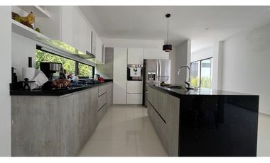 VENTA DE MAGNIFICA CASA CAMPESTRE SECTOR EL TIGRE PEREIRA