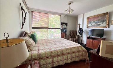 VENDO APARTAMENTO PARA REMODELAR SECTOR OVIEDO