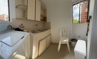 VENDO APARTAMENTO PARA REMODELAR SECTOR OVIEDO