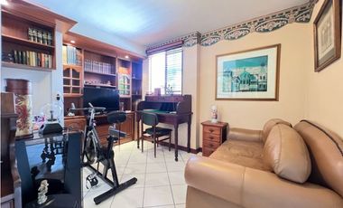 VENDO APARTAMENTO PARA REMODELAR SECTOR OVIEDO