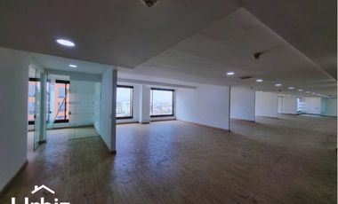 Oficina de 927m en Arriendo en Cll 72 en centro financiero de Bogota