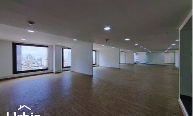 Oficina de 927m en Arriendo en Cll 72 en centro financiero de Bogota