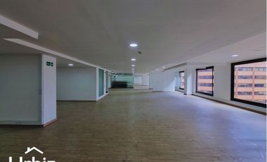 Oficina de 927m en Arriendo en Cll 72 en centro financiero de Bogota