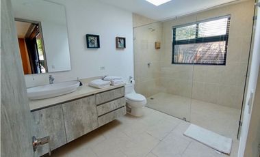 Casa para la Renta en la Ceja Tequendamita con Jacuzzi