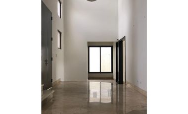 COSTA DEL ESTE / PASEO DEL PARQUE / 1045 M2 / 3 HABITAC / LINEA BLANCA
