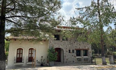 HERMOSA CASA EN VENTA EN VALLE DE ZAMARRERO, ZINACANTEPEC