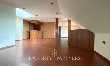 Andalué departamento dúplex con vista a la laguna