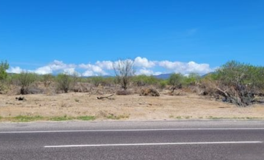 TERRENO CON 83 MTS DE FRENTE CARRETERA , LA PAZ-SAN PEDRO