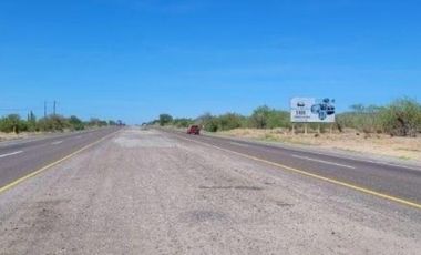 TERRENO CON 83 MTS DE FRENTE CARRETERA , LA PAZ-SAN PEDRO