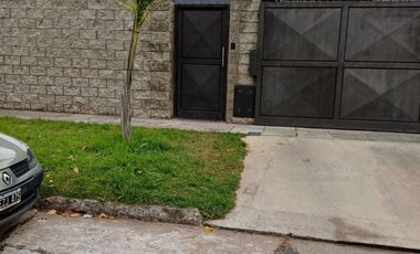 Venta: Espectacular!! Casa de Dos Ambientes  diseñada para lo que buscan Confort y Estilo.
