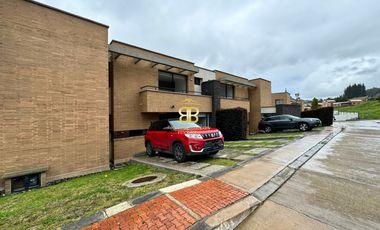 SE VENDE CASA EN CAJICA