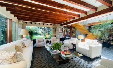 Excelente casa  en Paseo de las Lomas ¡Negociable!