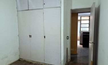 DOS AMBIENTES  GRANDE EN PLANTA BAJA