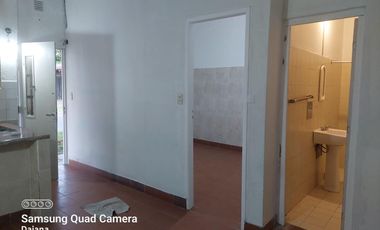 Alquiler disponible de ph al frente.