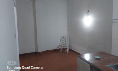 Alquiler disponible de ph al frente.