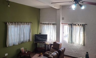 Venta Casa c/ Local Rafael Castillo