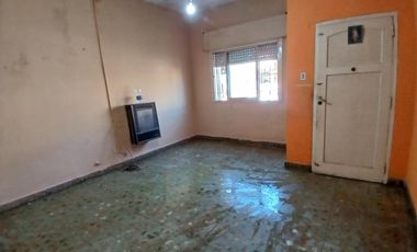 CASA A RECICLAR  - OPORTUNIDAD- APTO CREDITO