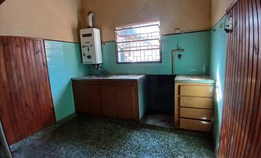 CASA A RECICLAR  - OPORTUNIDAD- APTO CREDITO