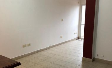 EXCELENTE DEPARTAMENTO DE 2 AMBIENTES TERCER PISO CONTRAFRENTE CON BALCON. VILLA LUZURIAGA