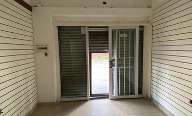 ALQUILER LOCAL CON BAÑO EN MORÓN