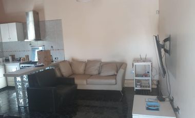 ALQUILER DE CASA 3 AMBIENTES CON PILETA - PRÓXIMA A AUTOPISTA EZEIZA CAÑUELAS