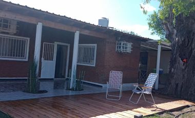 ALQUILER DE CASA 3 AMBIENTES CON PILETA - PRÓXIMA A AUTOPISTA EZEIZA CAÑUELAS