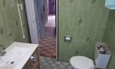 SE ALQUILA CASA 4 AMBIENTES