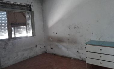 SE ALQUILA CASA 4 AMBIENTES