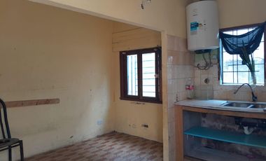 SE ALQUILA CASA 4 AMBIENTES