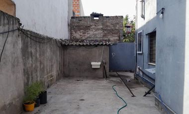 SE ALQUILA CASA 4 AMBIENTES