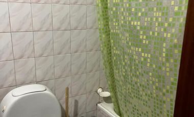 Interesante inmueble ideal inversion. CASA PA + 2 LOCALES EN PB + DEPTO INTERNO