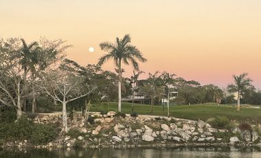 Terreno en Venta en el Yucatán Country Club, Privada Xtacay. Hasta 12 MSI