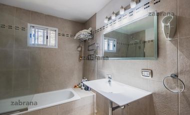 Venta Casa en Benavidez- Quincho-Pileta-Parque