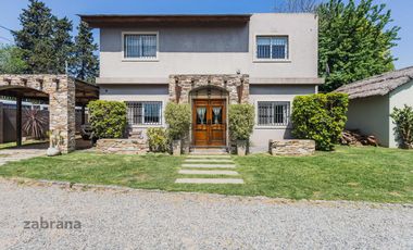 Venta Casa en Benavidez- Quincho-Pileta-Parque