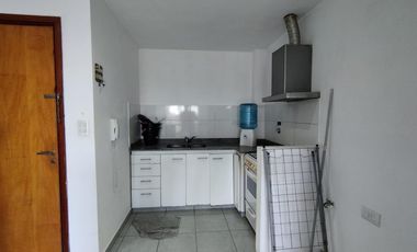 Alquiler de monoambiente al frente