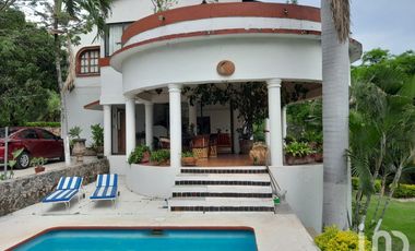 OPORTUNIDAD, BAJA DE PRECIO, CASA ESTILO TOSCANO EN TEZOYUCA  MORELOS