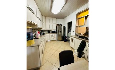 VENTA CASA CON EN CLAYTON BALBOA ANCON 3rec CV
