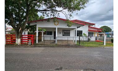 ALQUILA CASA U OFICINA EN EL CENTRO DE SANTIAGO