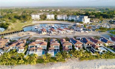 Se vende casa en Buenaventura - Rio Hato Panamá.