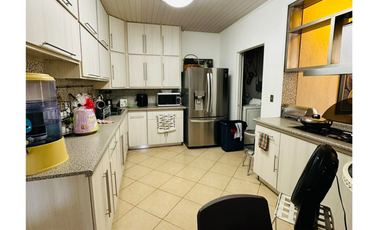 BALBOA / ANCON / 495 M2 / 5 HABITACION / TERRAZA / BODEGA / 4 PARKING