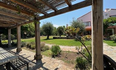 Casa en Venta en COLEGIO SAN ANSELMO
