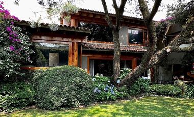 SANTA FE EN PRIVADA CASA AMUEBLADA CON JARDÍN EN VENTA