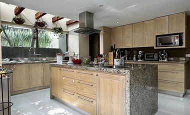 SANTA FE EN PRIVADA CASA AMUEBLADA CON JARDÍN EN VENTA