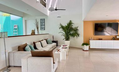 Real del Contry Manzanillo, casa amplia con alberca privada