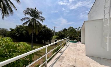 Real del Contry Manzanillo, casa amplia con alberca privada