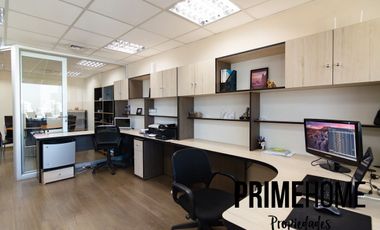 Amplia oficina amoblada con insuperable vista en pleno Providencia